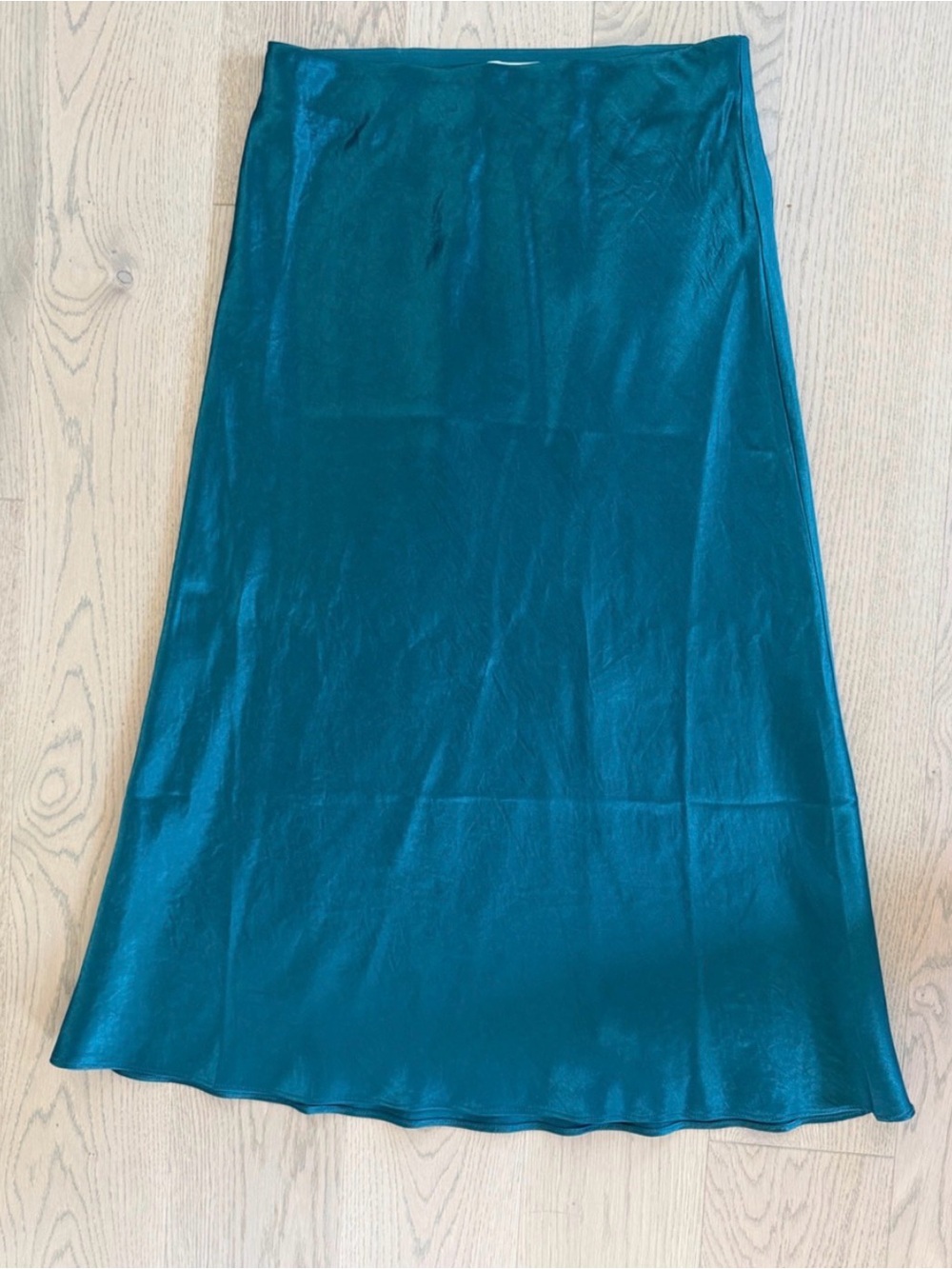 Babaton Aritzia Slip Satin Midi Skirt in Herbage Green, Deep Teal Colour